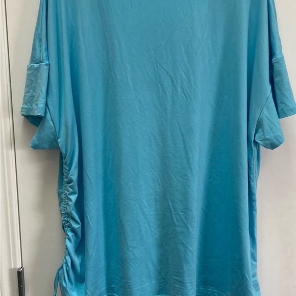 SHEIN Curve Size 2XL Baby Blue Tee Shirt, Short Sleeve, V Neckline - Picture 4 of 6